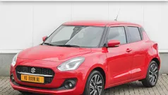 Rood Gebruikt 2023 Suzuki Swift Style Hatchback | € 22.795 (Eerlijke prijs)