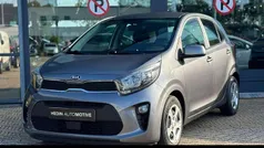 Grijs, metallic lak Gebruikt 2021 Kia Picanto Comfort Hatchback | € 10.995 (Eerlijke prijs)