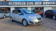 Zilver, metallic lak Gebruikt 2011 Opel Meriva MPV | € 5.945 (Eerlijke prijs)
