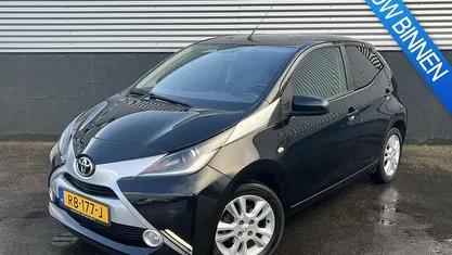 Occasion Toyota Aygo 69 PK (50 kW) 2017 Zwart Hatchback