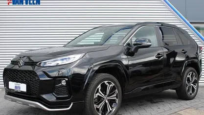 Zwart, metallic lak Occasion 2022 Suzuki Across Style SUV | € 37.945 (Eerlijke prijs)