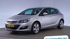 Grijs Gebruikt 2013 Opel Astra Business Hatchback | € 5.409 (Eerlijke prijs)