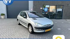 Grijs Gebruikt 2003 Peugeot 206 Premium Hatchback | € 1.250 (Goede deal)