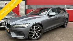 Grijs, metallic lak Gebruikt 2020 Volvo V60 Momentum Stationwagen | € 24.888 (Super prijs)