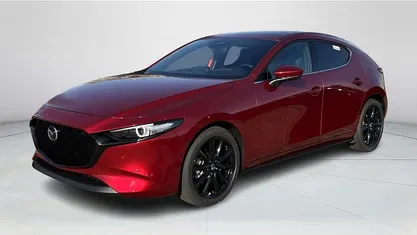 Rood Nieuw 2025 Mazda 3 Takumi-Line Hatchback | € 38.950 (Eerlijke prijs)