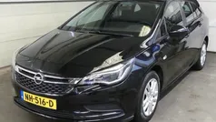 Zwart Gebruikt 2017 Opel Astra Edition Stationwagen | € 7.495 (Eerlijke prijs)