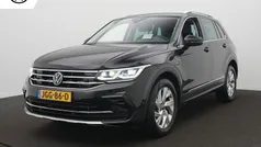 Zwart Gebruikt 2022 VW Tiguan Business+ SUV | € 33.900 (Goede deal)