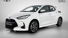 Wit Gebruikt 2023 Toyota Yaris Hybrid Business Edition Hatchback | € 21.950 (Eerlijke prijs)