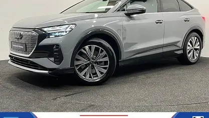 Grijs Occasion 2025 Audi Q4 Sportback e-tron S-Line SUV | € 49.450 (Goede deal)