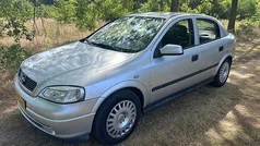 Grijs Gebruikt 1999 Opel Astra Club Hatchback | € 999 (Eerlijke prijs)