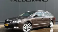 Bruin Gebruikt 2012 Skoda Superb Business Line Stationwagen | € 5.950 (Eerlijke prijs)
