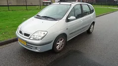 Grijs Gebruikt 2002 Renault Scénic Dynamique MPV | € 995 (Goede deal)