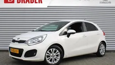 Wit Gebruikt 2014 Kia Rio FIFA World Cup Edition Hatchback | € 7.261 (Eerlijke prijs)