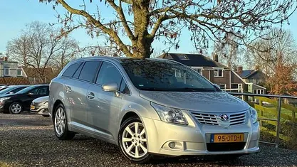 Grijs Occasion 2009 Toyota Avensis Business Edition Stationwagen | € 5.975 (Eerlijke prijs)