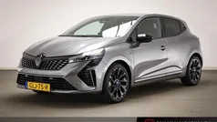 Grijs Gebruikt 2024 Renault Clio V Esprit Alpine Hatchback | € 25.395 (Eerlijke prijs)