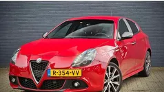 Rood Gebruikt 2016 Alfa Romeo Giulietta Sprint Hatchback | € 12.850 (Eerlijke prijs)