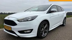Wit Gebruikt 2017 Ford Focus ST-Line Stationwagen | € 12.990 (Eerlijke prijs)