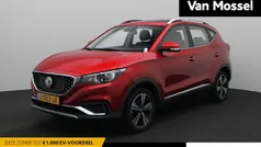Rood Gebruikt 2020 MG ZS Luxury Sedan | € 14.995 (Eerlijke prijs)