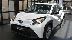 Gebruikt 2025 Toyota Aygo Play Hatchback | € 20.450 (Eerlijke prijs)