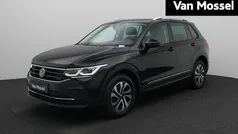 Zwart Gebruikt 2022 VW Tiguan Business SUV | € 36.895 (Eerlijke prijs)