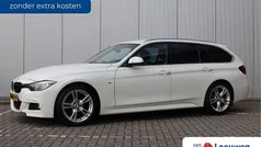 Wit Gebruikt 2019 BMW 318 M Sport Stationwagen | € 21.495 (Eerlijke prijs)