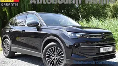 Zwart Gebruikt 2024 VW Tiguan Life SUV | € 39.945 (Super prijs)