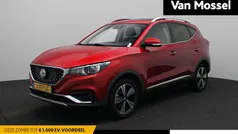 Rood Gebruikt 2020 MG ZS Luxury Sedan | € 15.400 (Eerlijke prijs)