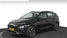 Zwart, metallic lak Gebruikt 2022 Hyundai Bayon Comfort SUV | € 20.950 (Eerlijke prijs)