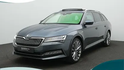 Occasion Skoda Superb LAURIN & KLEMENT 218 PK (160 kW) 2021 Grijs Stationwagen