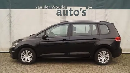 Occasion VW Touran Edition 110 PK (80 kW) 2018 Zwart, metallic lak MPV