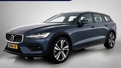 Blauw Occasion 2021 Volvo V60 CC Pro Stationwagen | € 39.950 (Eerlijke prijs)