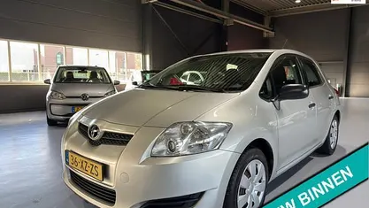 Occasion Toyota Auris Terra 124 PK (91 kW) 2008 Grijs Hatchback