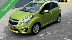 Groen, metallic lak Gebruikt 2010 Chevrolet Spark LT Hatchback | € 2.495 (Eerlijke prijs)