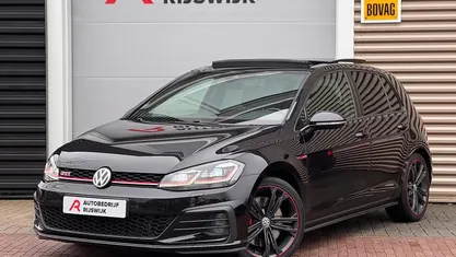 Zwart Occasion 2022 VW Golf VIII GTI Hatchback | € 22.950 (Super prijs)