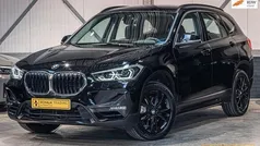 Zwart, metallic lak Gebruikt 2020 BMW X1 Executive SUV | € 27.950 (Goede deal)