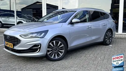 Grijs, metallic lak Occasion 2022 Ford Focus Titanium Stationwagen | € 24.495 (Eerlijke prijs)