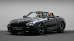 Saphirschwarz metallic (donker zwart metallic) Gebruikt 2022 BMW Z4 Comfort Edition Cabriolet | € 48.880 (Goede deal)