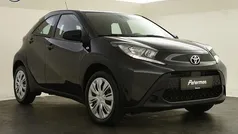 Gebruikt 2024 Toyota Aygo Play Hatchback | € 19.899 (Eerlijke prijs)