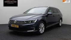 Blauw, metallic lak Gebruikt 2016 VW Passat GTE Stationwagen | € 14.499 (Goede deal)