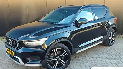 Zwart Occasion 2021 Volvo XC40 R-Design SUV | € 30.895 (Eerlijke prijs)