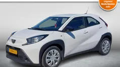 Wit Gebruikt 2023 Toyota Aygo Play Hatchback | € 15.850 (Goede deal)