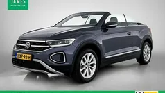 Grijs, metallic lak Gebruikt 2024 VW T-Roc Cabriolet Style Cabriolet | € 32.890 (Super prijs)