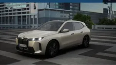Dune grey Nieuw 2025 BMW iX M Sport SUV | € 113.023 (Eerlijke prijs)