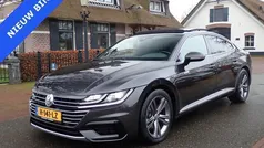 Grijs, metallic lak Gebruikt 2019 VW Arteon R-line Hatchback | € 25.900 (Eerlijke prijs)