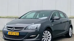 Grijs Gebruikt 2014 Opel Astra Cosmo Hatchback | € 6.995 (Eerlijke prijs)
