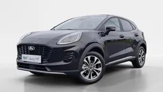 Agate black Nieuw 2025 Ford Puma Titanium SUV | € 34.801 (Eerlijke prijs)