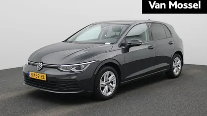 Occasion VW Golf VIII Business 110 PK (80 kW) 2022 Grijs Hatchback