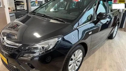 Zwart Gebruikt 2016 Opel Zafira Tourer Innovation MPV | € 12.950 (Eerlijke prijs)