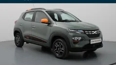 Groen, metallic lak Gebruikt 2024 Dacia Spring Expression Hatchback | € 16.490 (Eerlijke prijs)