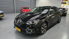 Zwart Gebruikt 2020 Renault Mégane IV Bose Edition Hatchback | € 12.995 (Eerlijke prijs)